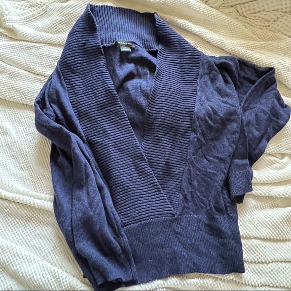 TROUVÉ V‎ NECK NAVY BLUE SWEATER - Picture 1 of 5